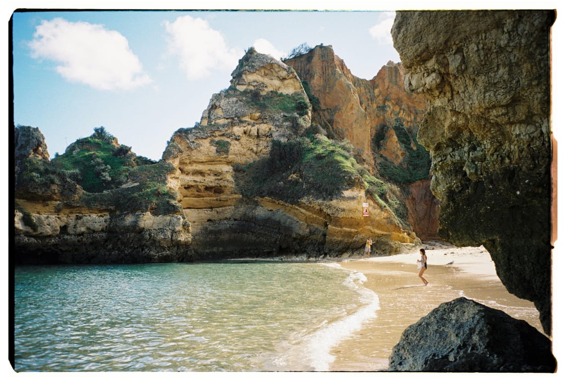 Between streets and beaches